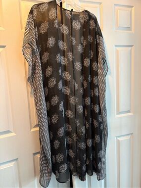 Lane Bryant Black Sheer Printed Maxi Kimono/swim cover up